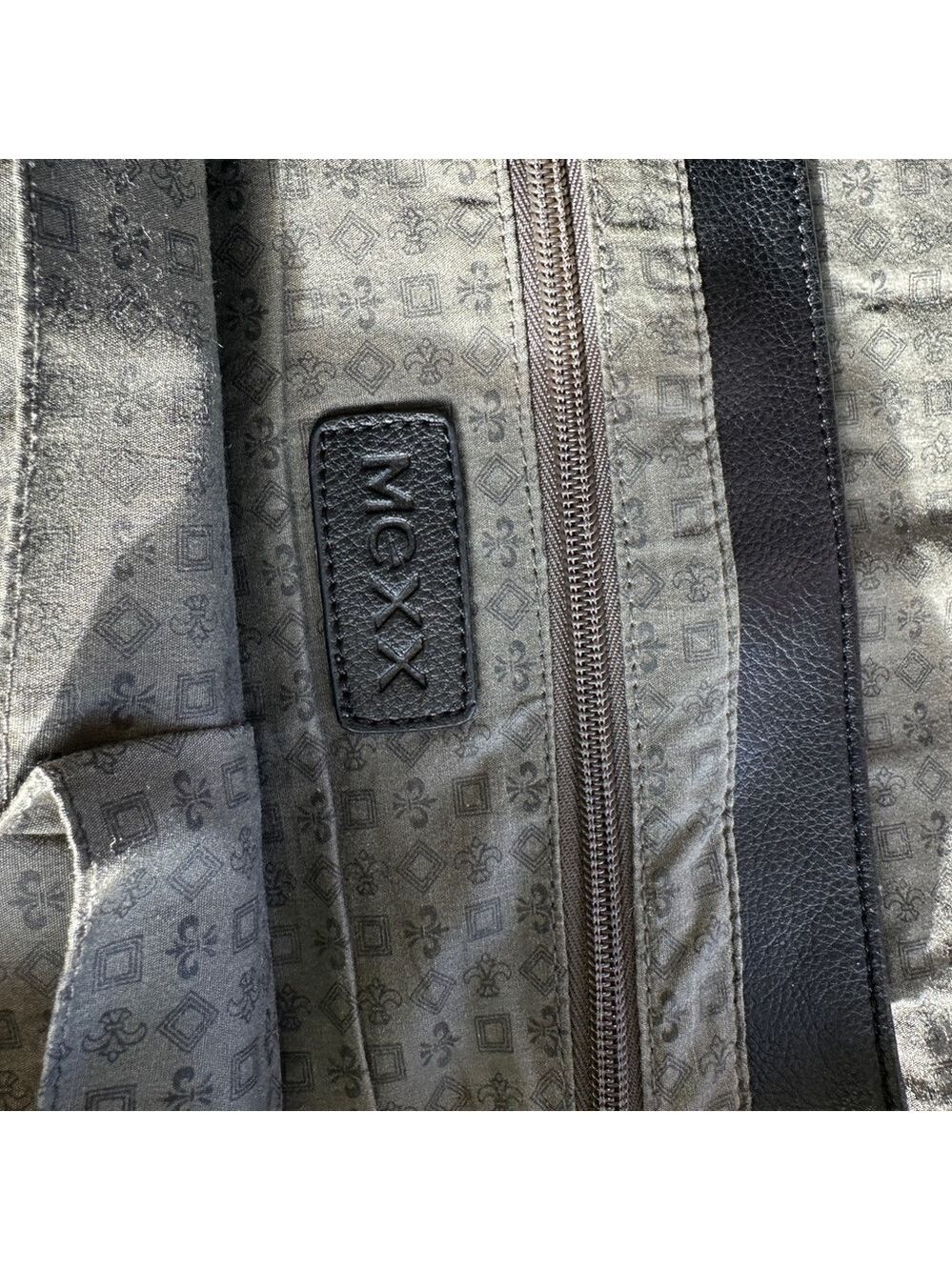 Mexx Black Leather Messenger Bag - Picture 3 of 13
